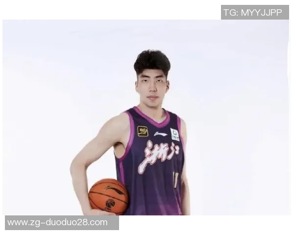 余嘉豪的成长之路与篮球梦想的追逐之旅